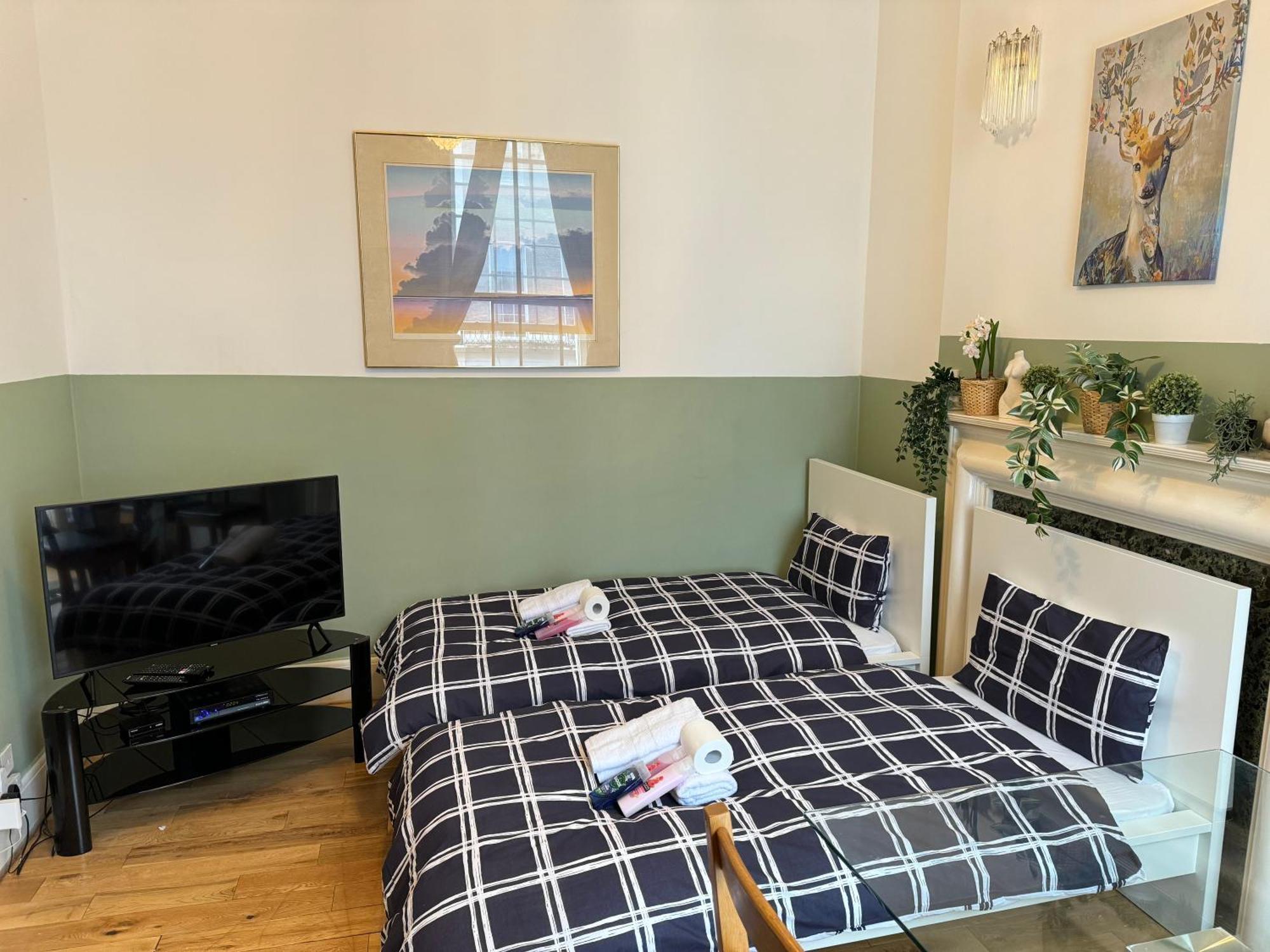 Central And Affordable Flat For 6 People In Zone 1 - Baker Street - With Breakfast Included London Exterior photo
