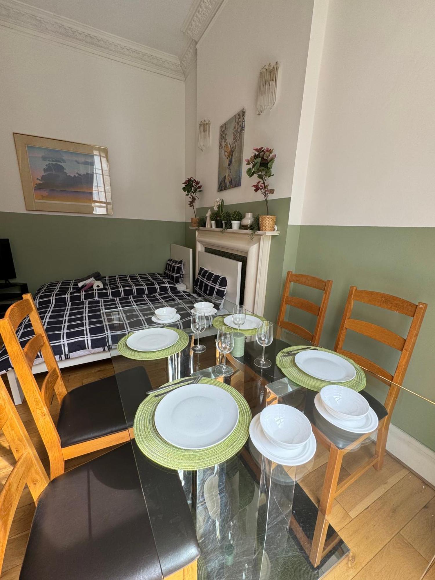 Central And Affordable Flat For 6 People In Zone 1 - Baker Street - With Breakfast Included London Exterior photo