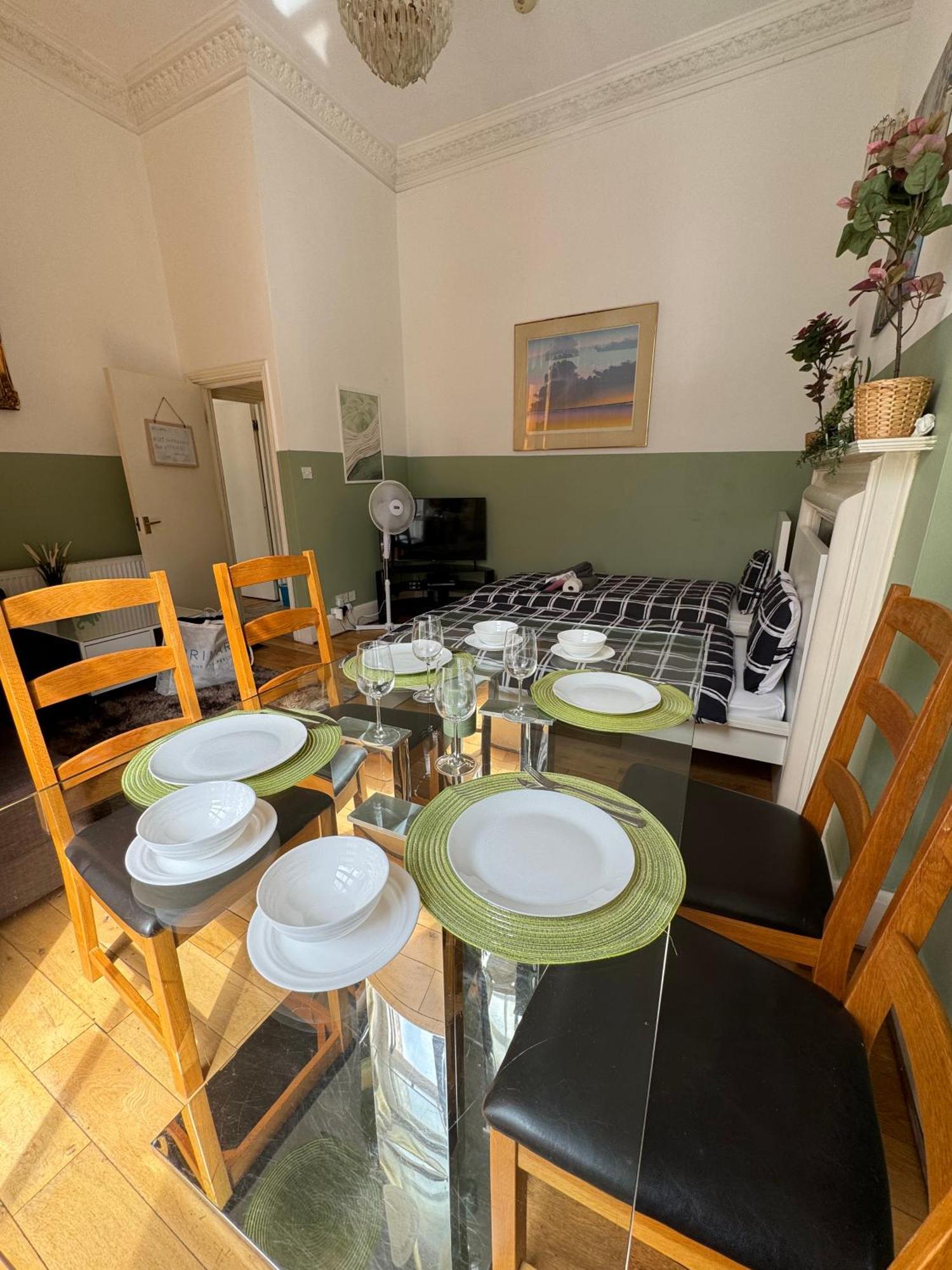Central And Affordable Flat For 6 People In Zone 1 - Baker Street - With Breakfast Included London Exterior photo